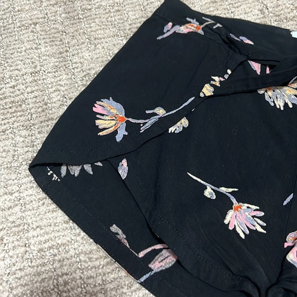 UO Kimchi Blue Shorts - Picture 4 of 12